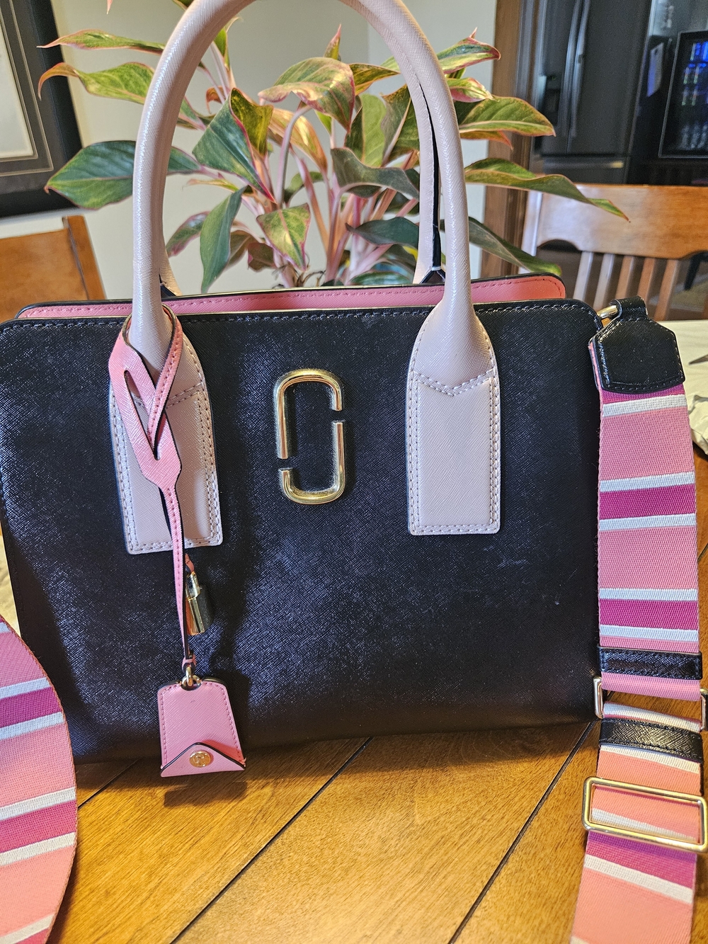 MARC JACOBS Big Shot Leather Tote in Black & Gazelle - Picture 2 of 11